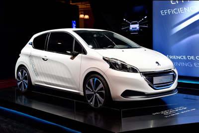 Peugeot 208 HybridAir 2 Litre per 100 km (141 mpg)